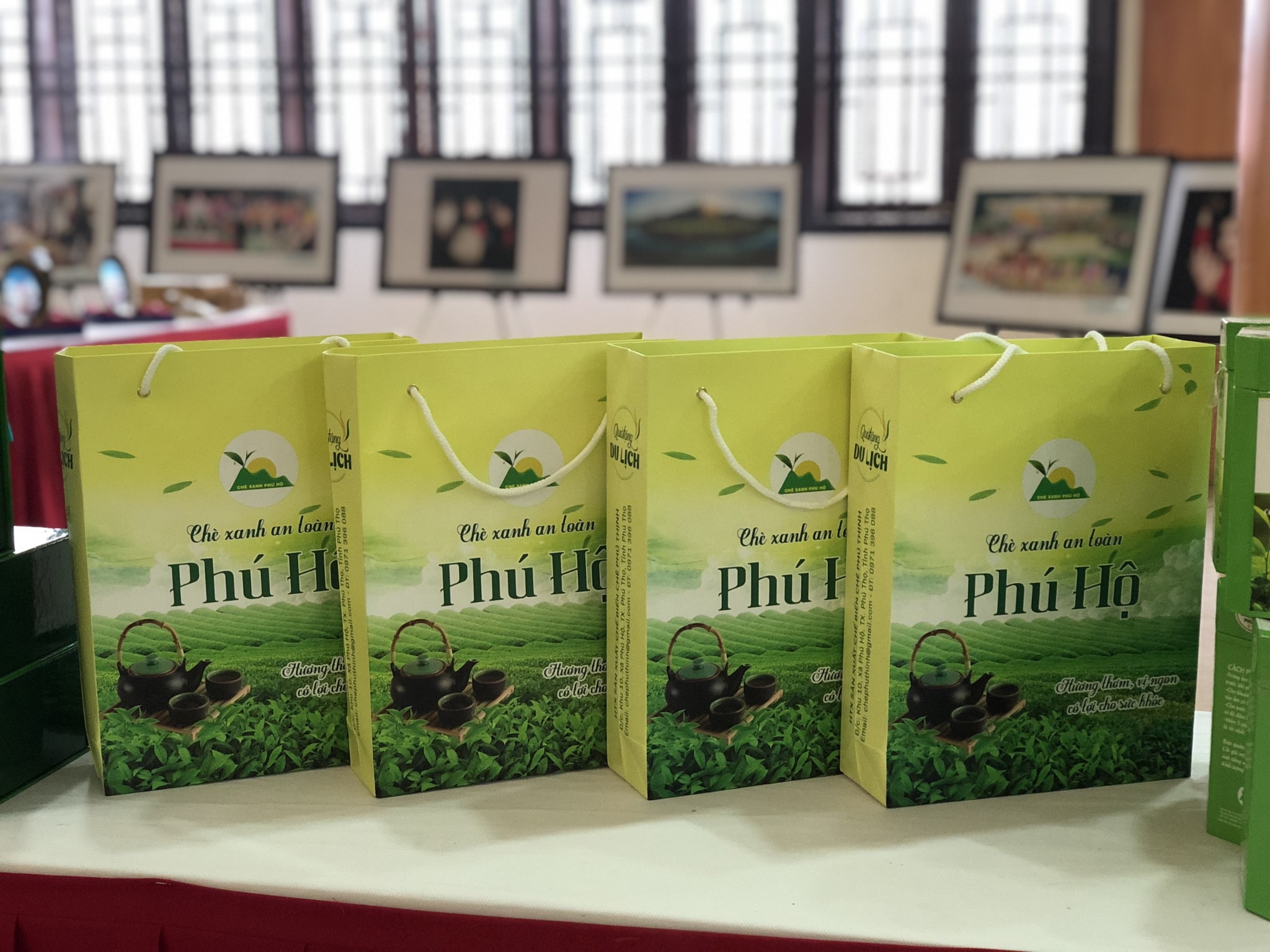 Chè xanh Phú Hộ
